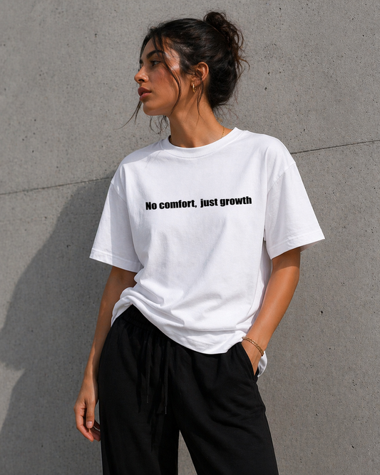 KIKI “No Comfort, Just Growth” T-Shirt – Maglietta Oversize Unisex Streetwear Motivazionale