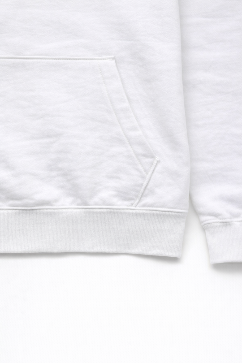 Felpa Unisex Bianca “Fuck 9/18” – Hoodie Oversize Streetwear con Stampa Ribelle Anti-Routine – Cotone Premium Made in Italy 🇮🇹