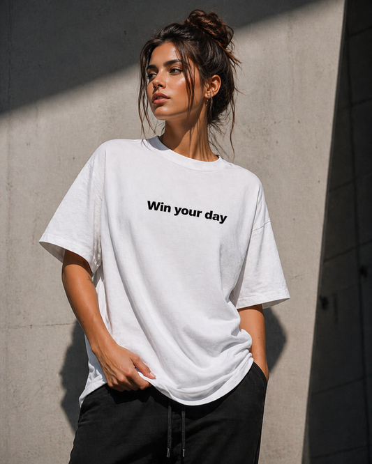 KIKI “Win Your Day” T-Shirt – Maglietta Oversize Unisex Streetwear Motivazionale