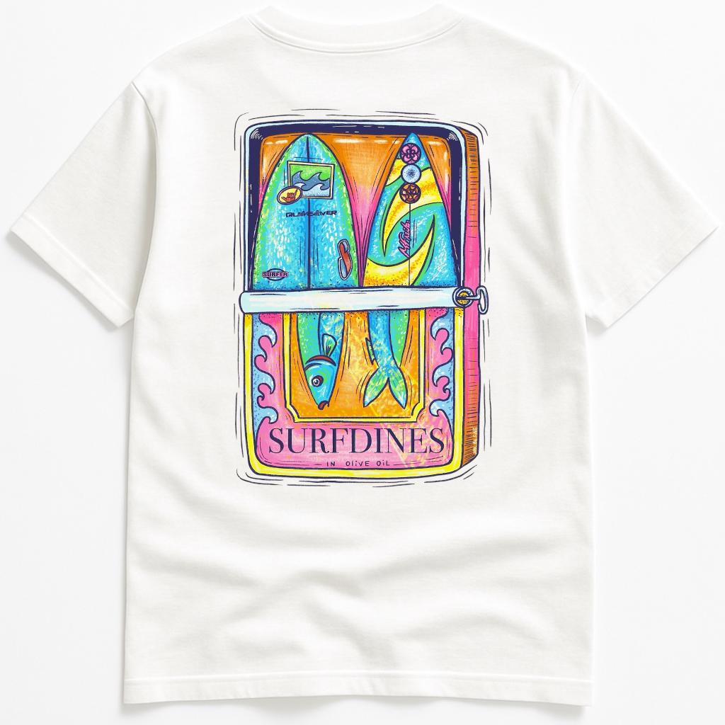 KIKI Surf Dines T-Shirt Uomo Donna – Maglietta Bianca Cotone con Grafica Sardine Surf Vintage | Streetwear Estivo Unisex 🇮🇹