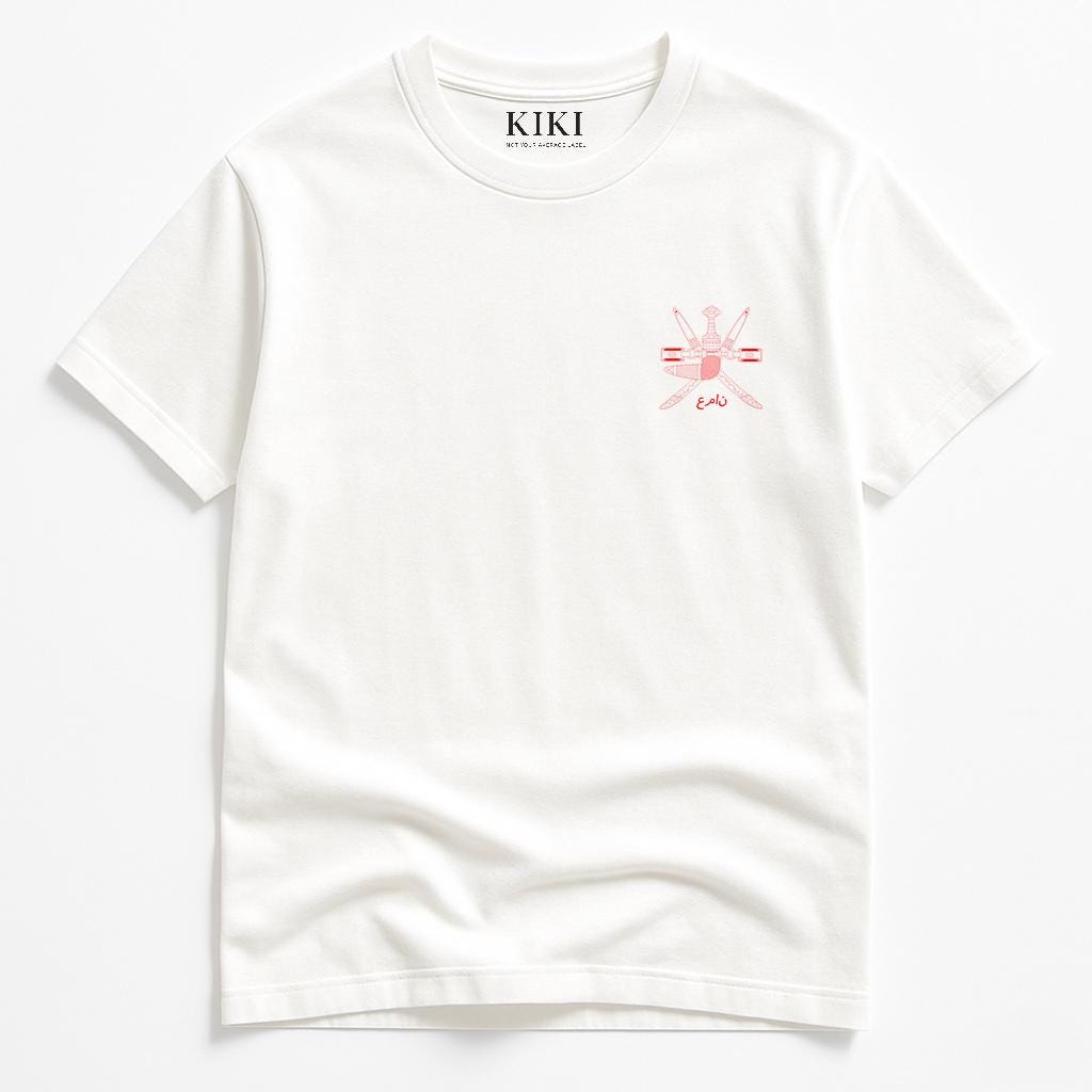 KIKI T-Shirt Bianca con Grafica Oman – Maglietta Streetwear Unisex in Cotone | Made in Italy