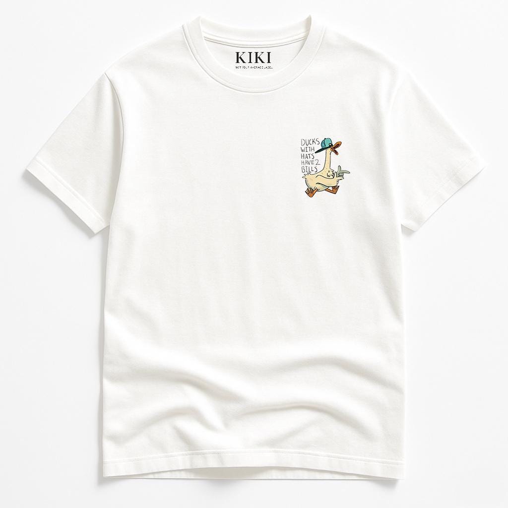 KIKI Funny Duck T-Shirt – Maglietta Unisex Bianca con Papera Cartoon e Frase Ironica | Streetwear Made in Italy 🇮🇹